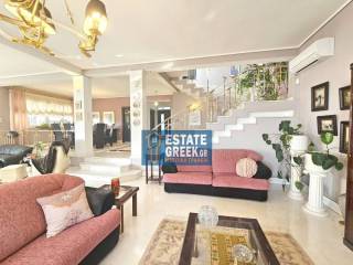 ★ On a 600 sq.m. plot ★ First sea view ★ Fully furnished ★