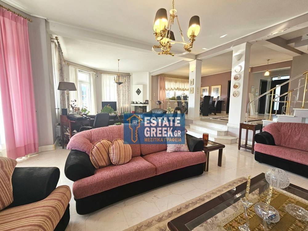 ★ On a 600 sq.m. plot ★ First sea view ★ Fully furnished ★