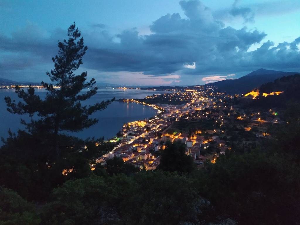 ΝΥΚΤΕΡΙΝΗ ΕΙΚΟΝΑ ΤΗΣ ΠΕΡΙΟΧΗΣ