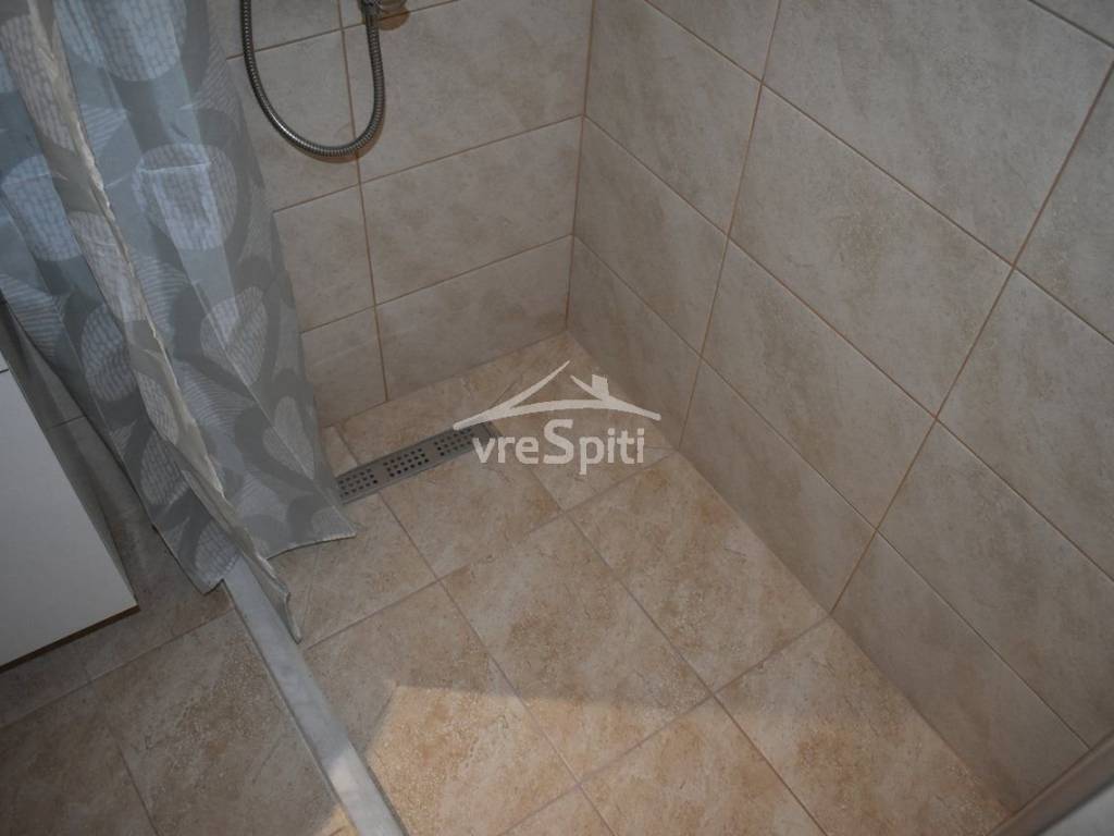 ΚΑΜΠΙΝΑ ΛΟΥΤΡΟΥ