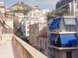 ΘΕΑ ΛΥΚΑΒΗΤΤΟΣ ΑΠΟ ΒΕΡΑΝΤΑ