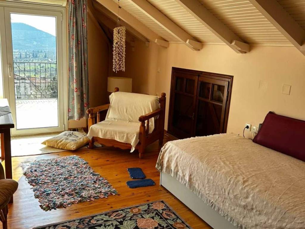 Fully renovated old stone house for sale