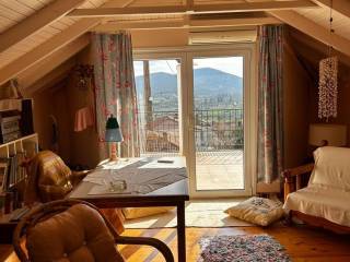 Fully renovated old stone house for sale