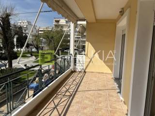 μπροστινό μπλακόνι