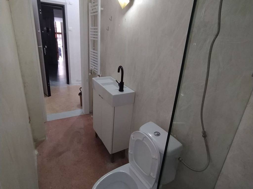 ANYPLACE MESITIKES YPERESIES