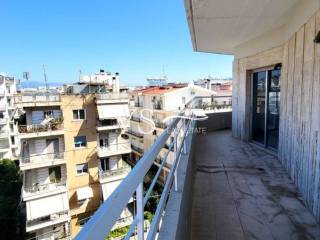 Θέα απο μπαλκόνι