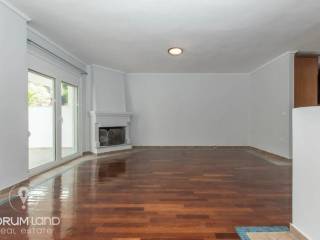 Forumland Real Estate, Σαλόνι με τζάκι