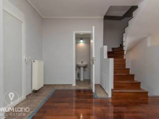 Forumland Real Estate, Εσωτερικές Σκάλες