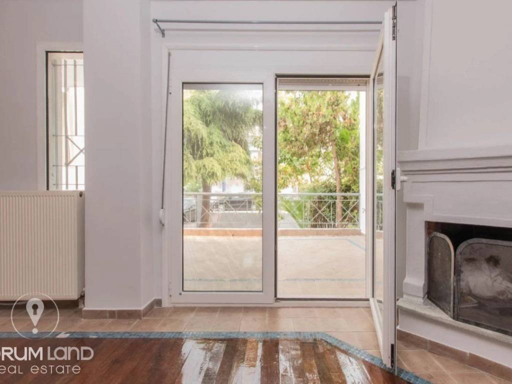 Forumland Real Estate, Σαλόνι με τζάκι