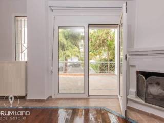 Forumland Real Estate, Σαλόνι με τζάκι