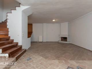 Forumland Real Estate, Σαλόνι με τζάκι