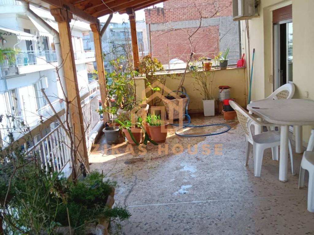 Θέα από μπαλκόνι