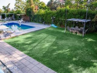 Forumland Real Estate, Πισίνα