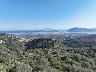 Η καταπληκτική θέα από το αγροτεμάχιο