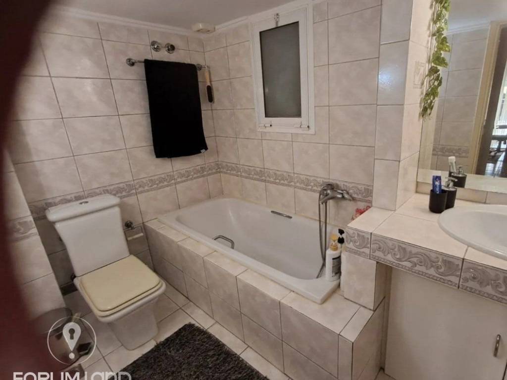 Forumland Real Estate, Μπάνιο
