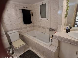 Forumland Real Estate, Μπάνιο