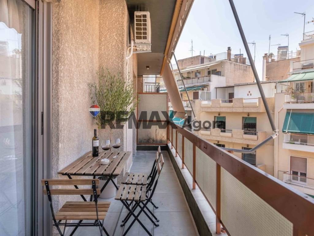 Θέα από μπαλκόνι