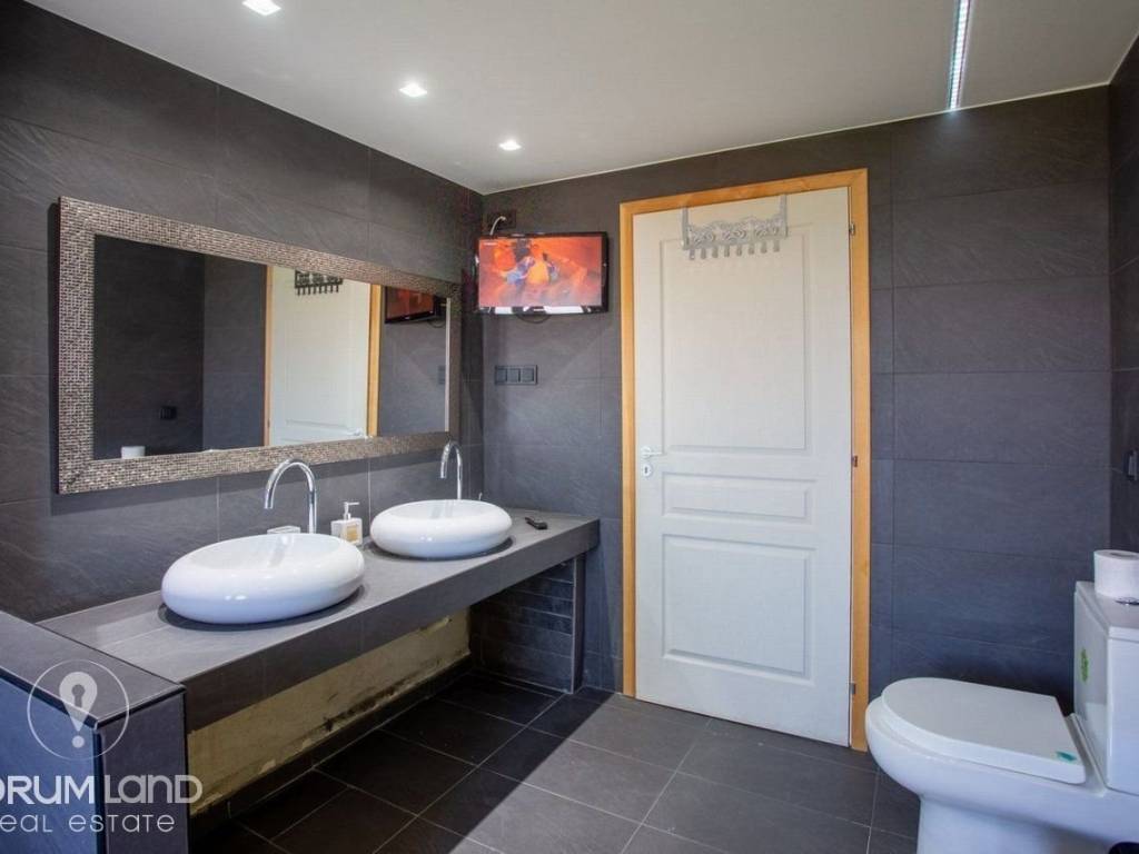 Forumland Real Estate,μπάνιο