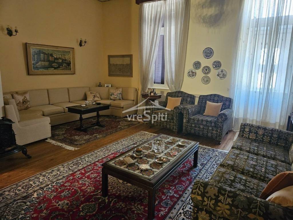 ΕΣΩΤΕΡΙΚΗ ΑΠΟΨΗ