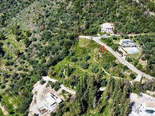 E THESE TOY OIKOPEDOY