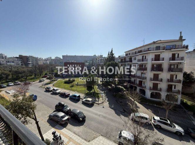 Θέα από μπαλκόνι