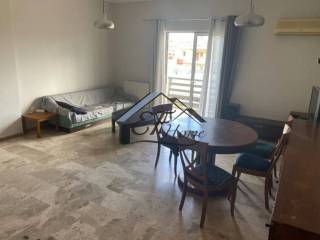 Ενιαίος χώρος σαλόνι-τραπεζαρία