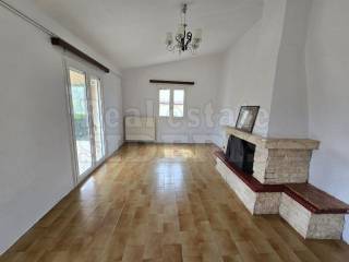 Σαλόνι με τζάκι