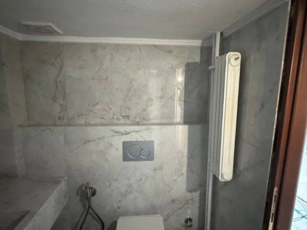 Forumland Real Estate, Μπάνιο