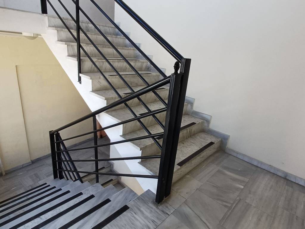 Κλιμακοστάσιο Β'