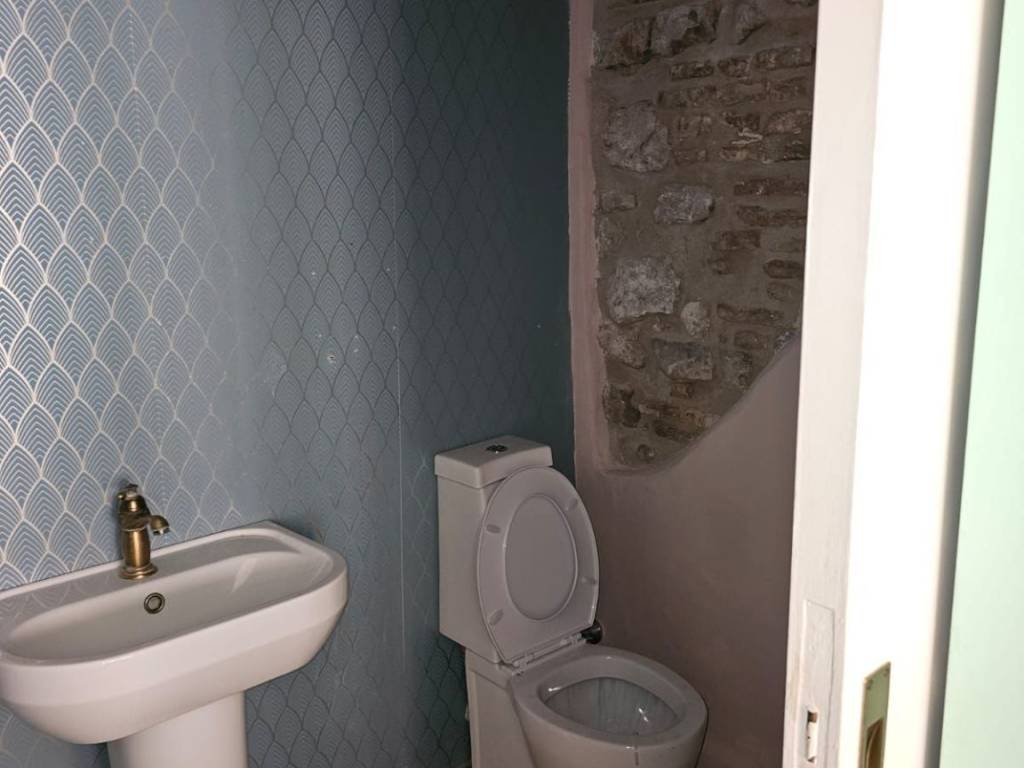 in the old town of Nafplio a shop is for sale