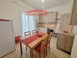 ΞΕΧΩΡΙΣΤΗ ΚΟΥΖΙΝΑ