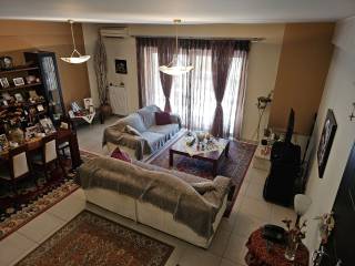 Luxuriously constructed maisonette