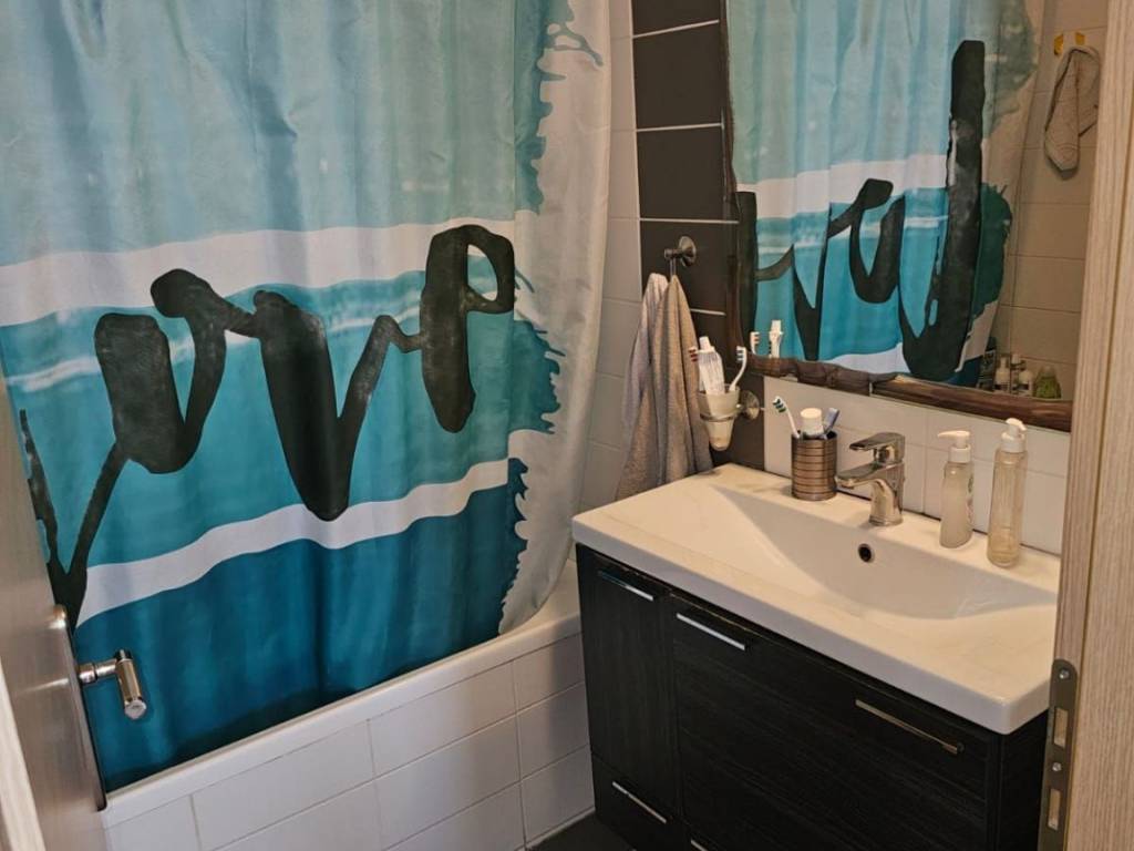 Luxuriously constructed maisonette