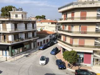 ΠΛΑΤΕΙΑ ΔΗΜΟΣΘΕΝΟΥΣ