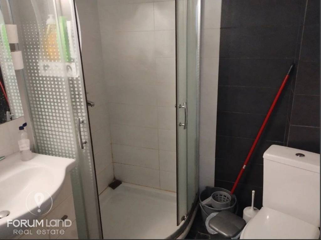 Forumland Real Estate, Μπάνιο