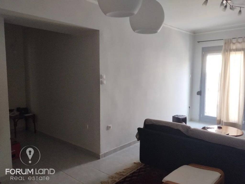 Forumland Real Estate, Σαλόνι