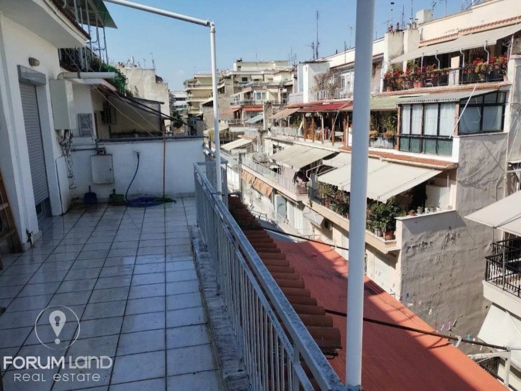 Forumland Real Estate, Βεράντες