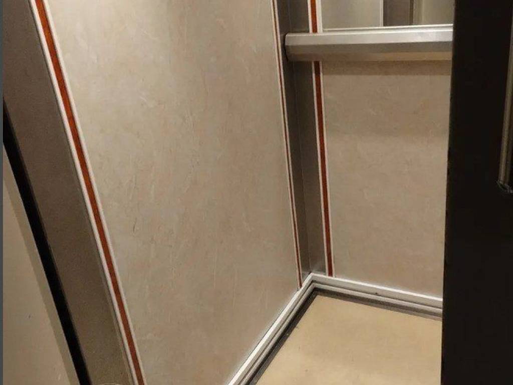 Forumland Real Estate, Ανελκυστήρας