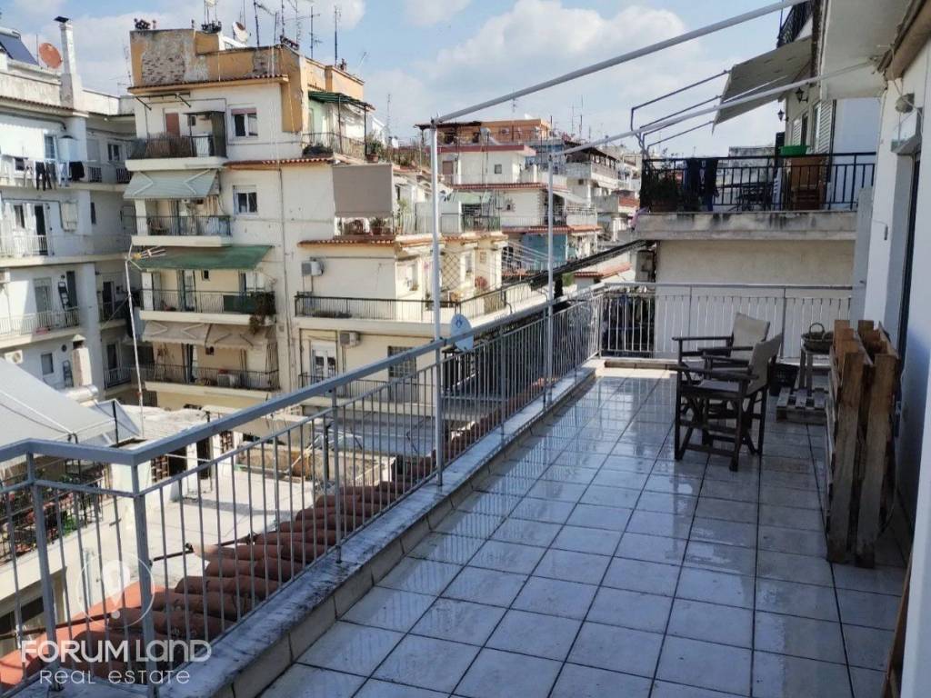 Forumland Real Estate, Βεράντες