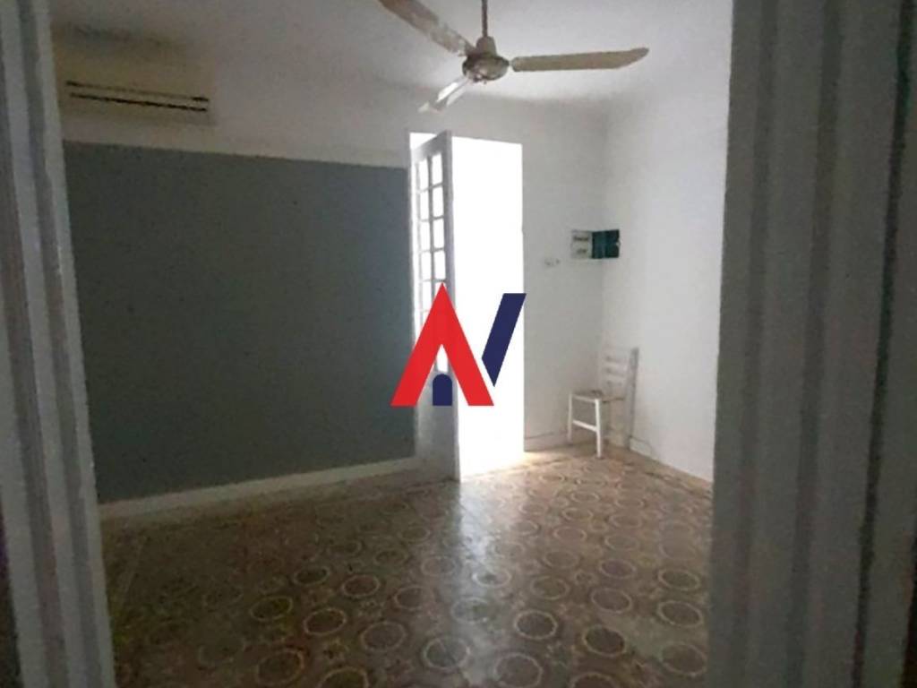 1 : Ιπποκράτους 144, Αθήνα.jpg