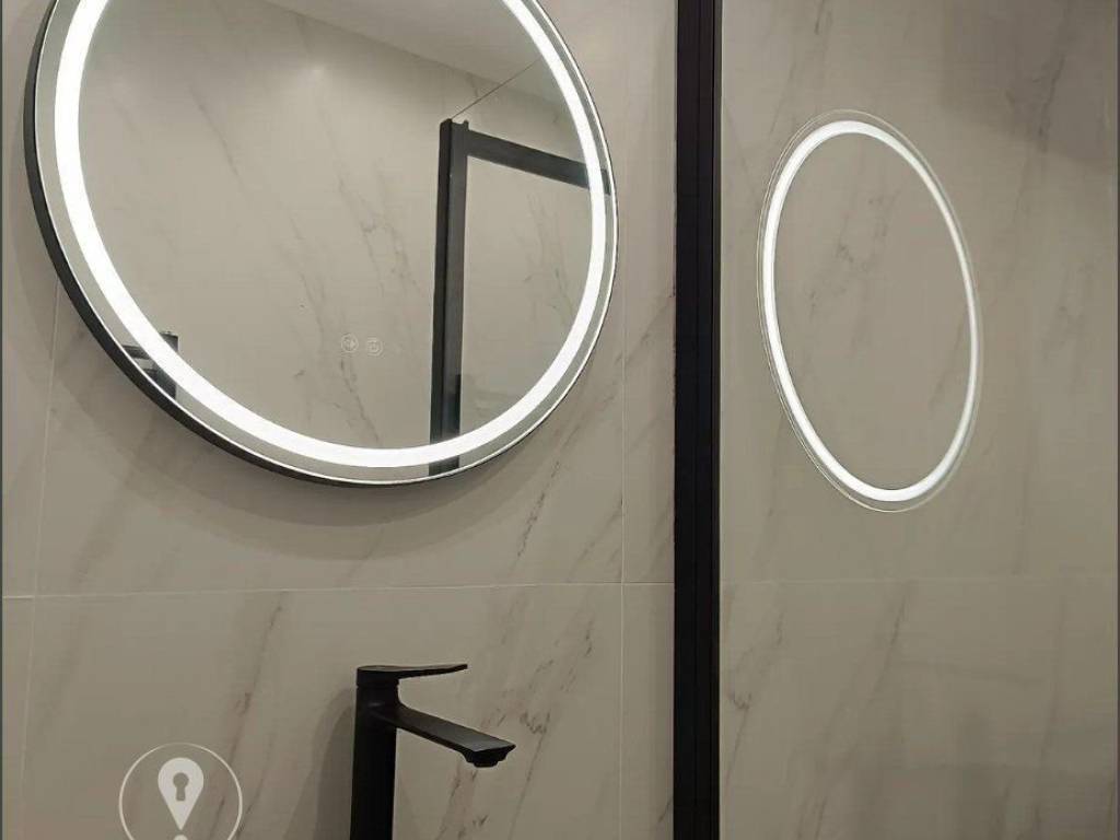 Forumland Real Estate, Μπάνιο