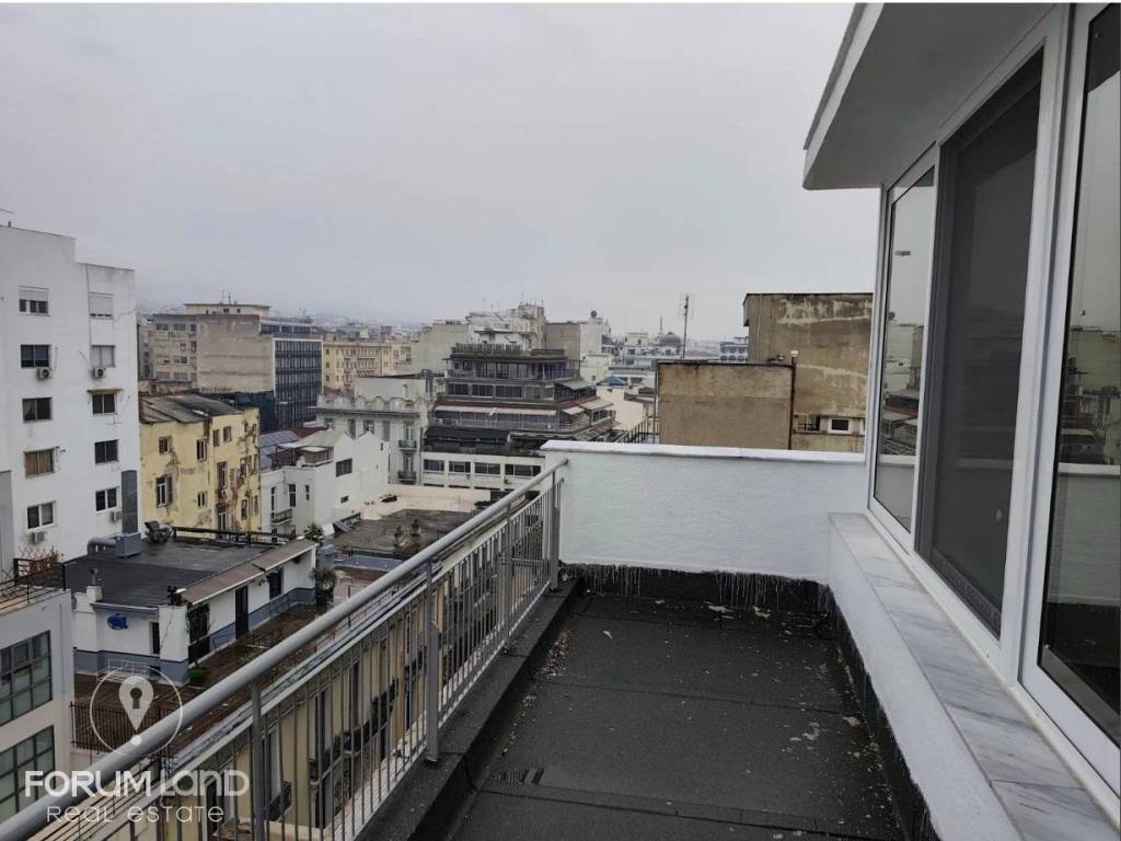 Forumland Real Estate, Βεράντες