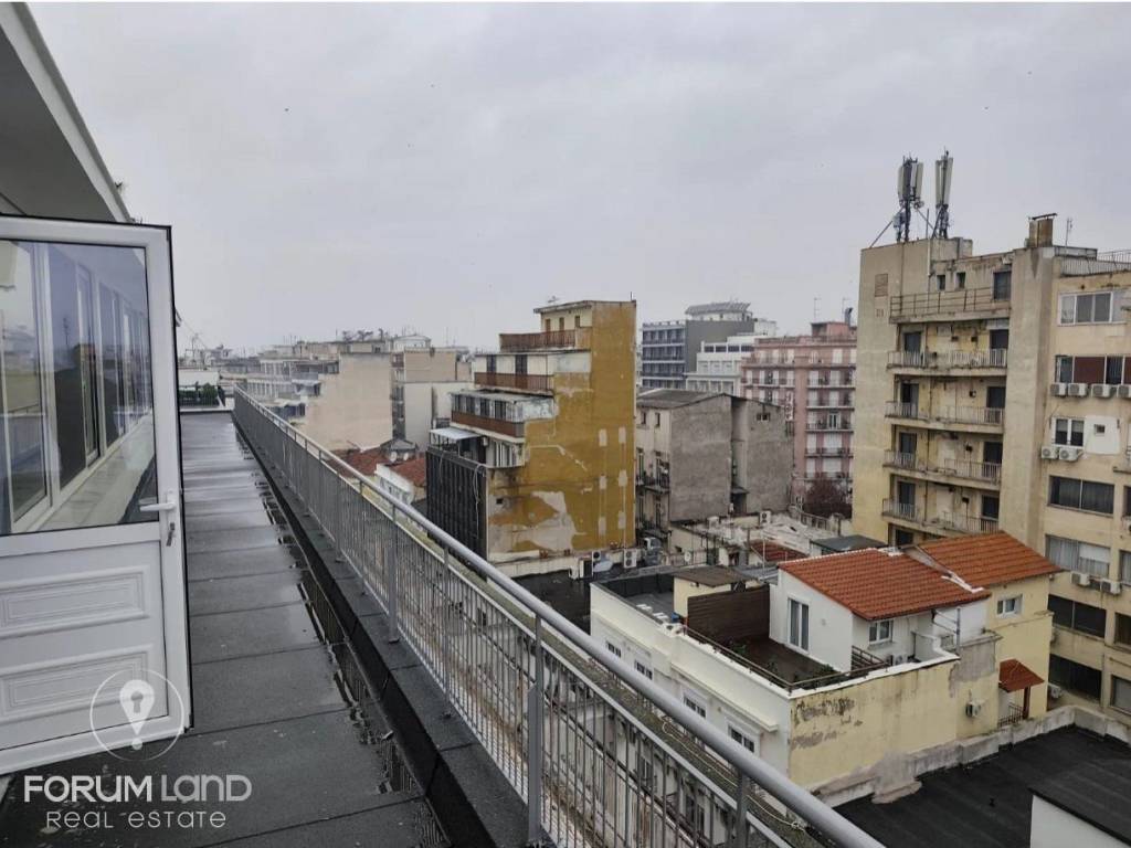 Forumland Real Estate, Βεράντες