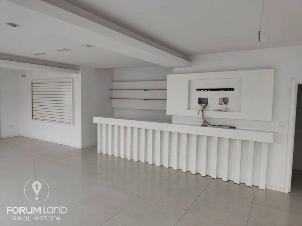 Forumland Real Estate, Εσωτερική όψη