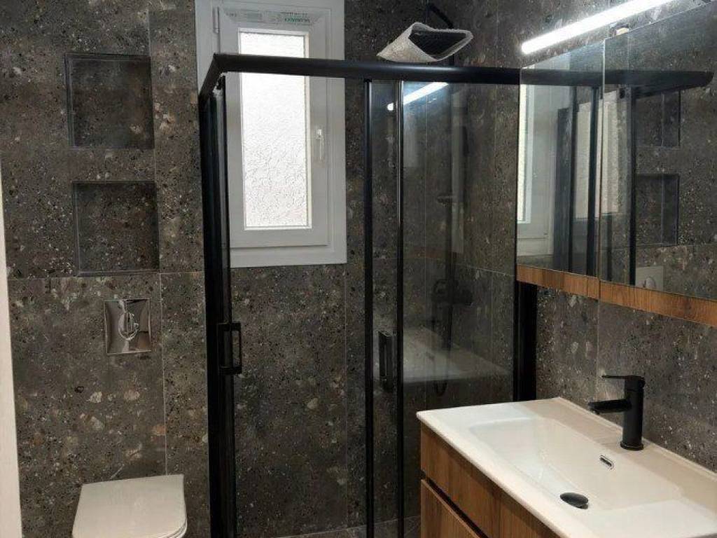 Forumland Real Estate, Μπάνιο