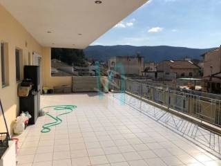 Mpalkoni me anoichte thea ste thalassa