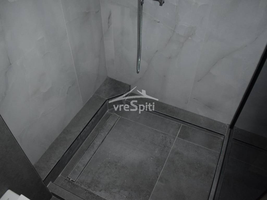 ΚΑΜΠΙΝΑ ΛΟΥΤΡΟΥ