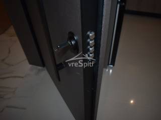 ΘΩΡΑΚΙΣΜΕΝΗ ΠΟΡΤΑ