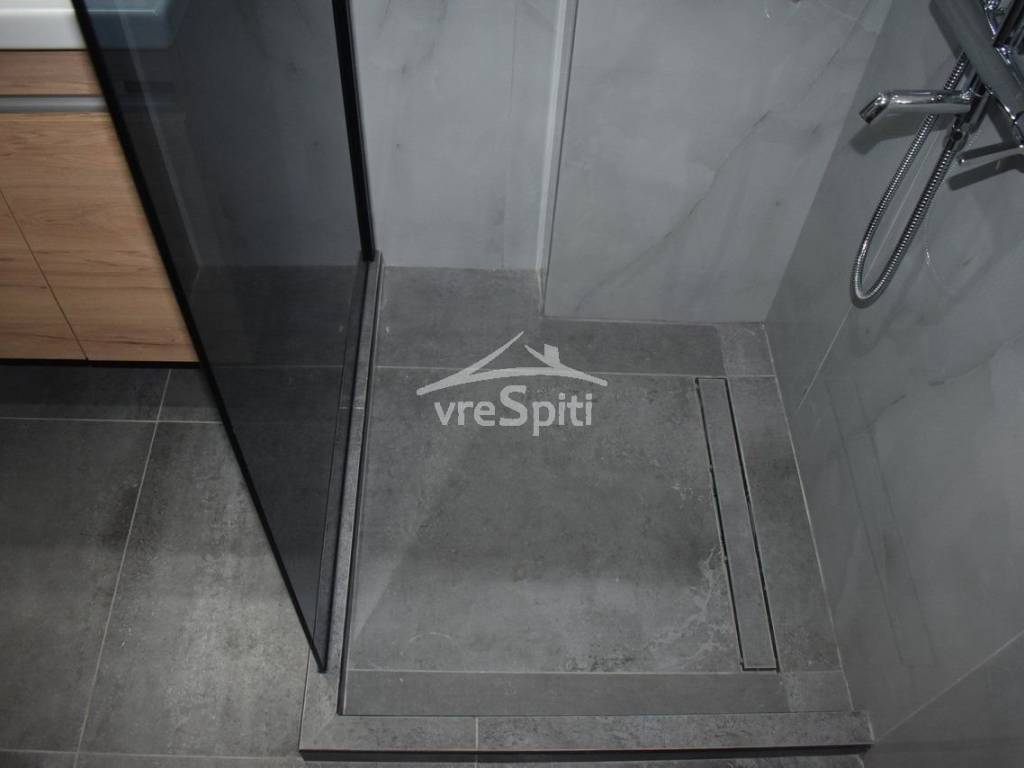 ΚΑΜΠΙΝΑ ΛΟΥΤΡΟΥ