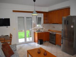 ΑΠΟΨΗ ΣΑΛΟΝΙΟΥ-ΚΟΥΖΙΝΑΣ